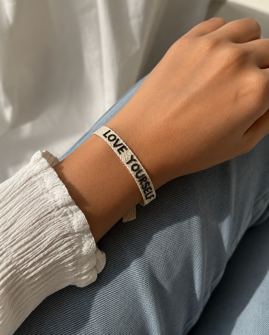 Pulsera Tela Bordada Love Yourself