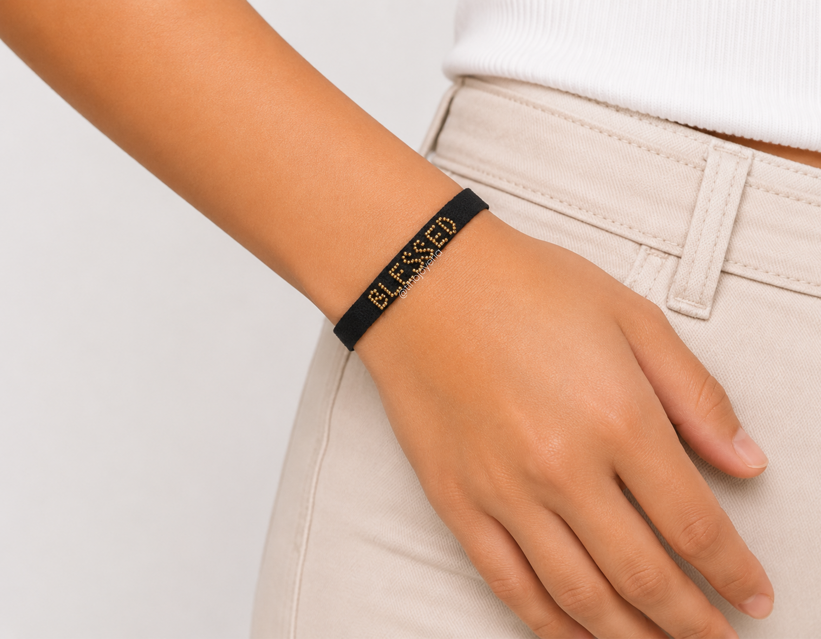 Pulsera Tela Bordada Blessed