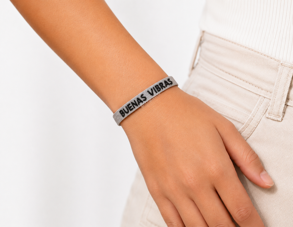 Pulsera Tela Bordada Buenas Vibras